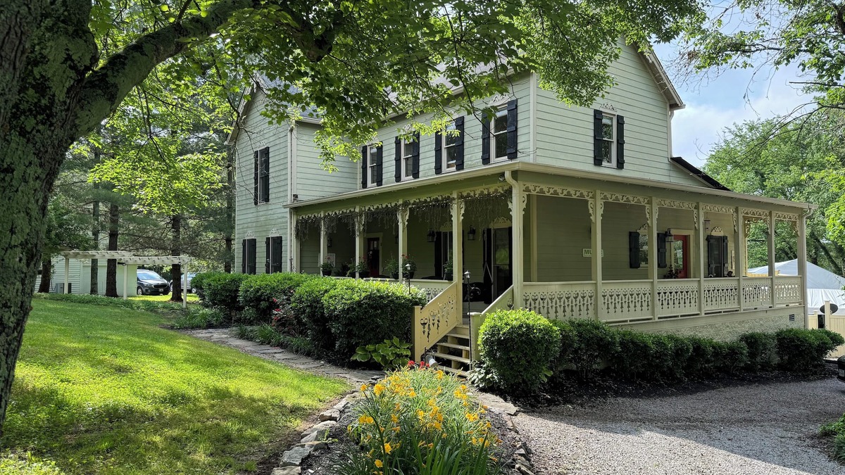 Leipers Fork House | French Farmhouse-Leipers Fork- Countryside -Views!