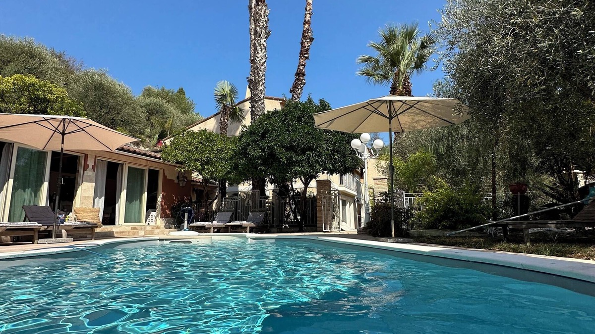 Menton Apartment | French Riviera rental with private pool. Jewel between Monaco and Italy