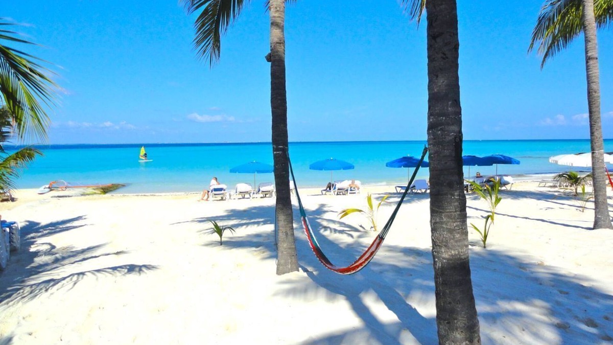 Centro - Supmza 001 Condo | Fresh and Clean Beachfront Ground Floor Condo #9 at Nautibeach