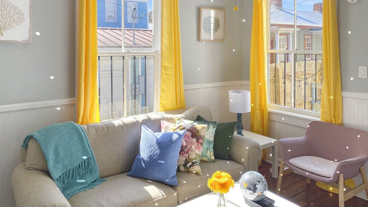 Hitch Village - Fred Wessels Homes Cottage | Fresh and Modern Downtown Historic Duplex with Two Private Pools