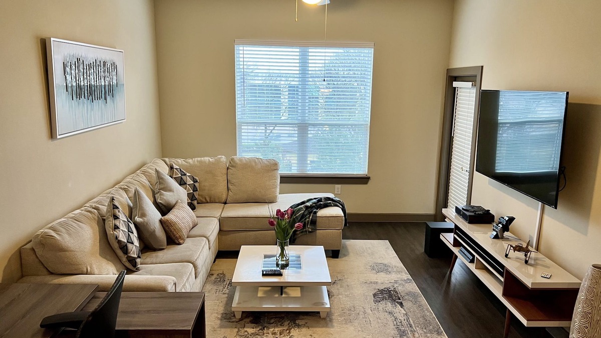 Richardson Apartment | Fresh & Clean Luxury Suite, a Home away from Home!