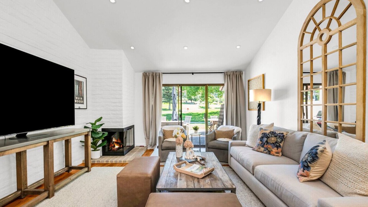Napa House | Fresh & Modern 2BR, Pool, Golf Views