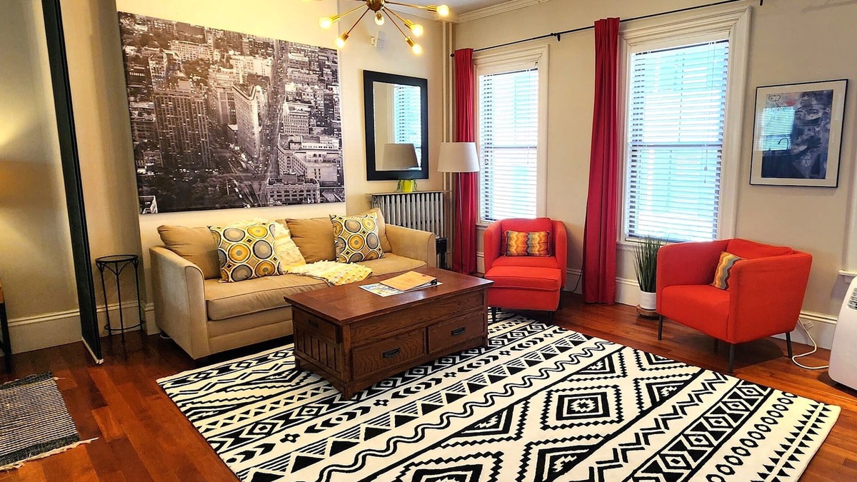Highland Park Apartment | Fresh Modern City Loft Apt! Easy Access to the city!
