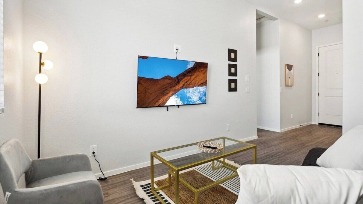 Sundance House | Fresh Modern Home in Canopy w/Pool,BBQ