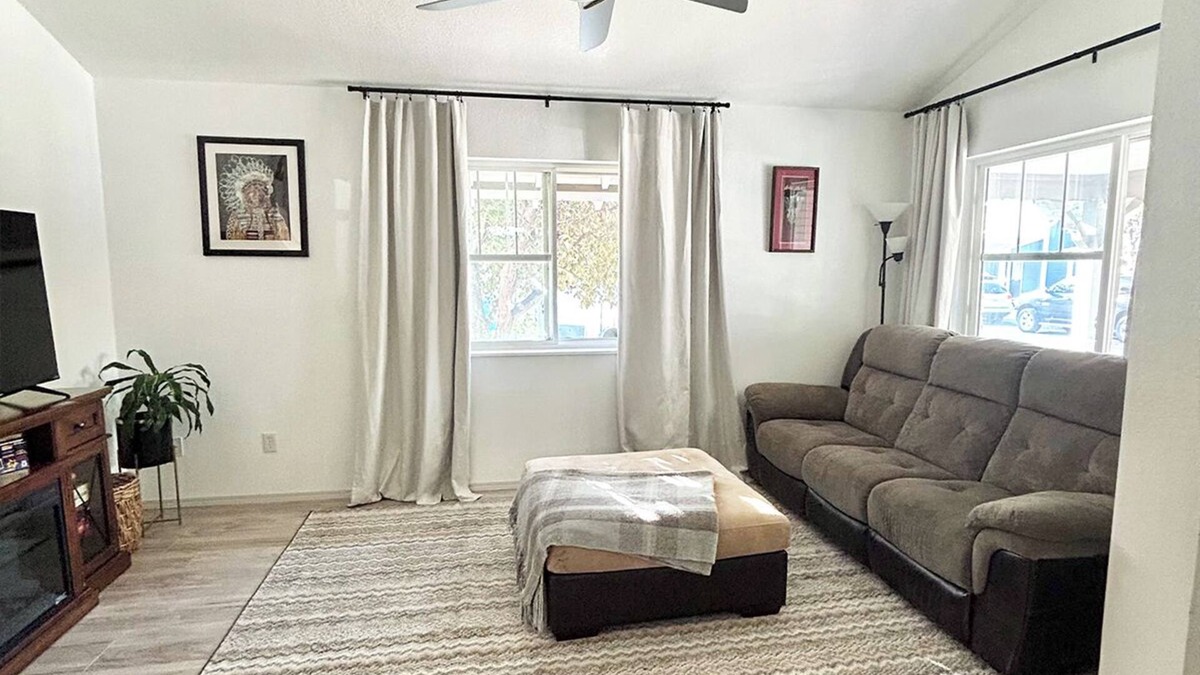 Missoula House | Fresh, Peaceful Home in Quaint Neighborhood