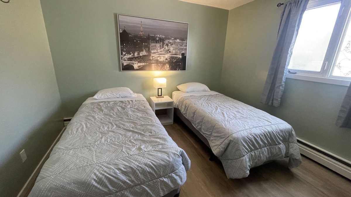 Denare Beach Apartment | Fresh Upper Level apartment Suite on Mosher Lake at Overland Resort