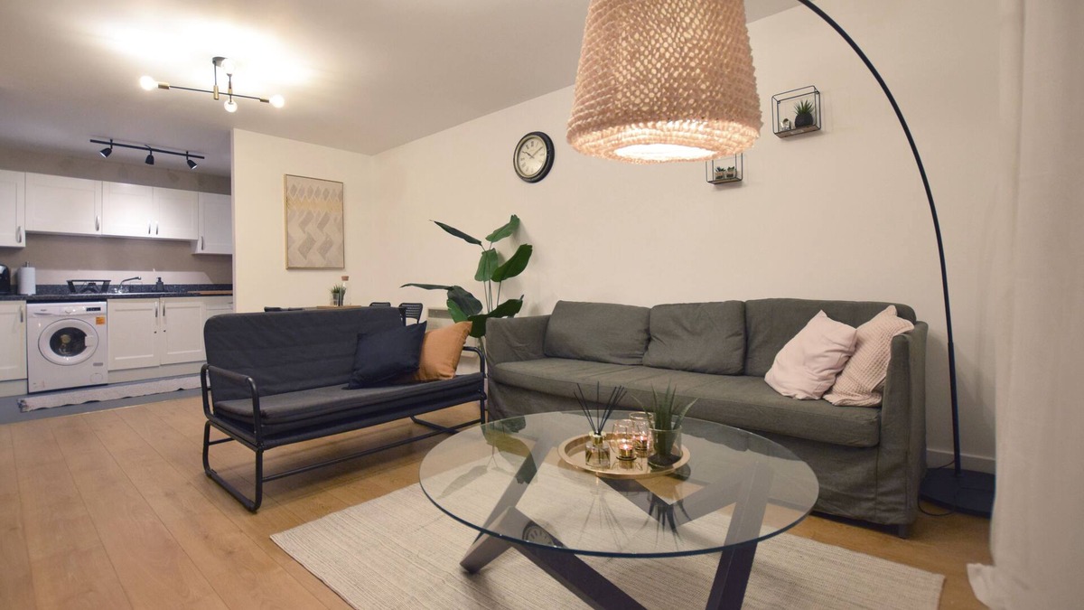 Northampton Apartment | Freshly refurbished 2 bedroom apartment in Town Centre