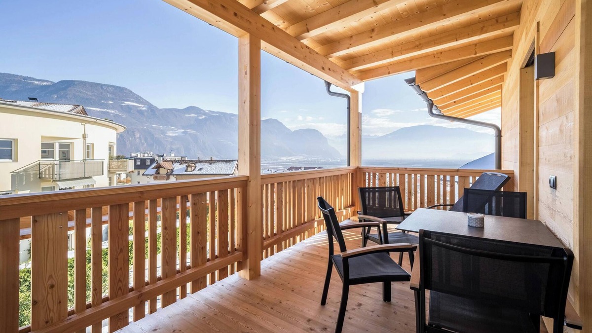 Andriano Apartment | Friendly Apartment "Lärche im Nockerhof" with Mountain View, Wi-Fi & Terrace