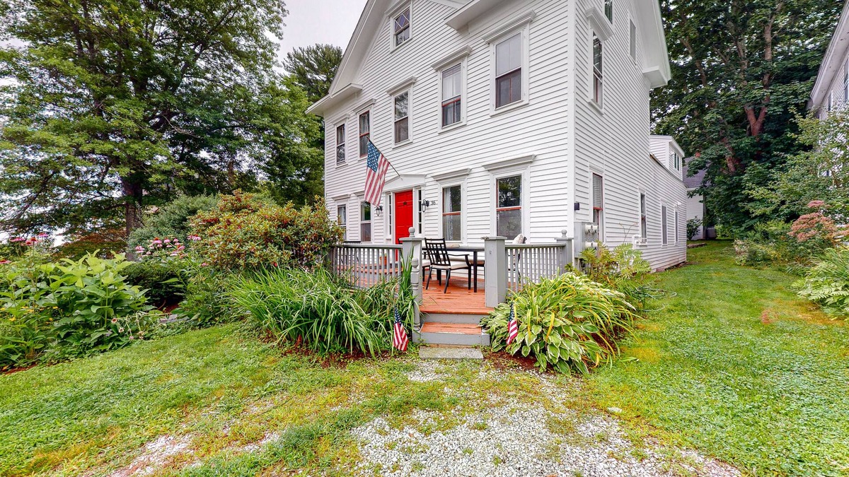 Castine House | Friendly home with our separate condos & free WiFi in the heart of downtown