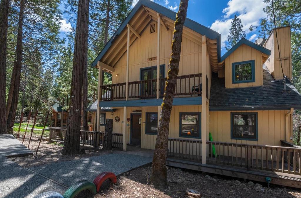 North Wawona House | Friends Lodge