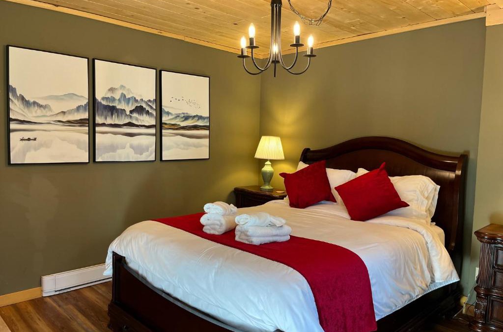 Port Alice House | Frigon Suite -Waterfront