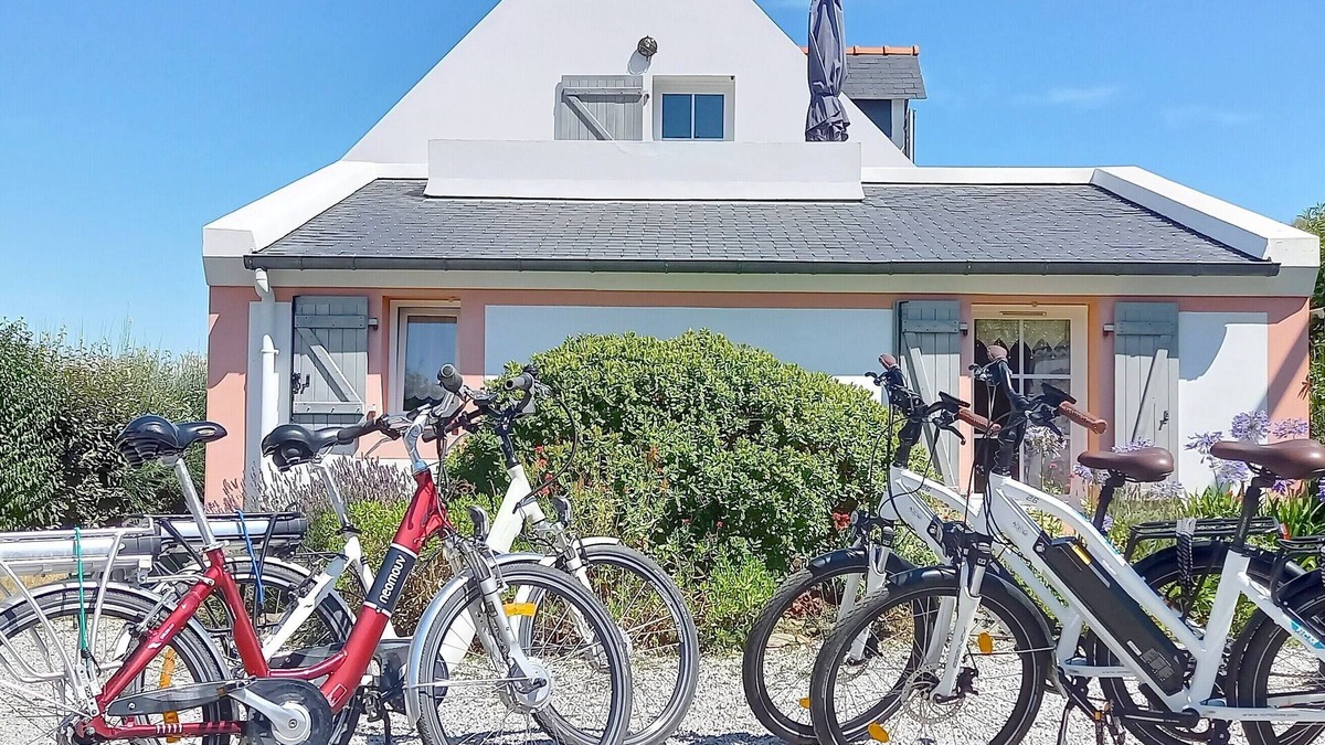 Bangor Apartment | From GOELAN, everything is easy by BIKE, in this GITE in the HEART of belle ile
