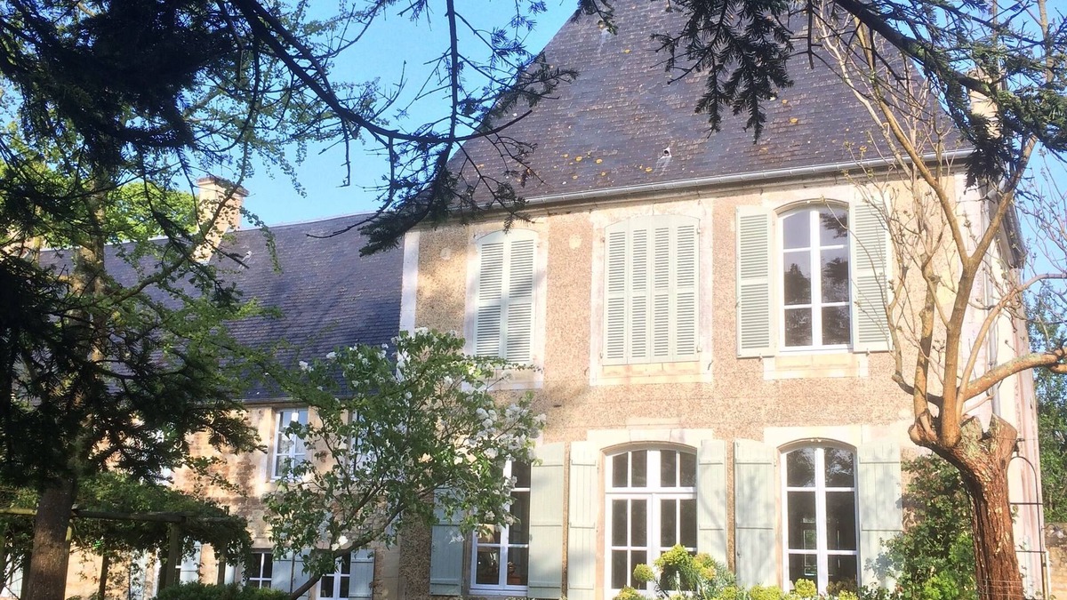 Saint-Martin-des-Entrees House | from my window: guest bedroom in the heart of a landscaped garden