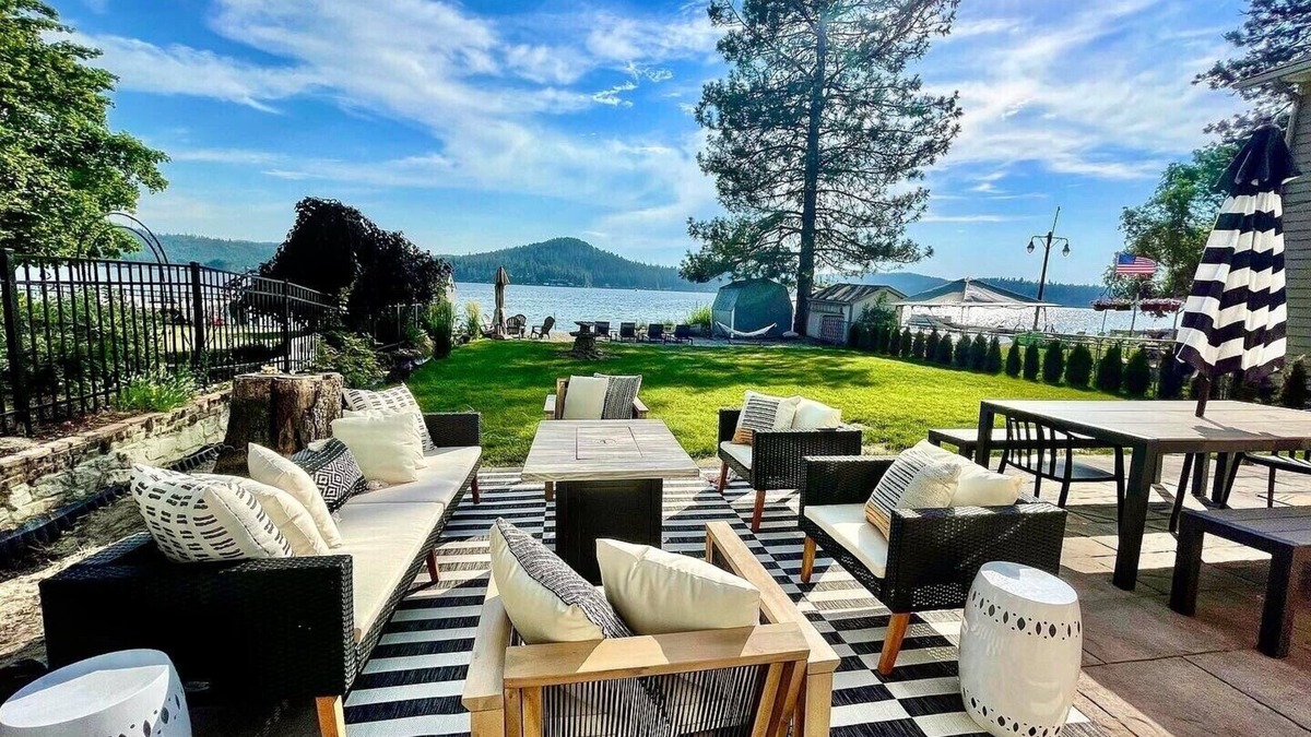 Loon Lake House | From Sunrise to Sunset - Escape to Loon Lake, Brand-New Stunning Home. Sleeps 12