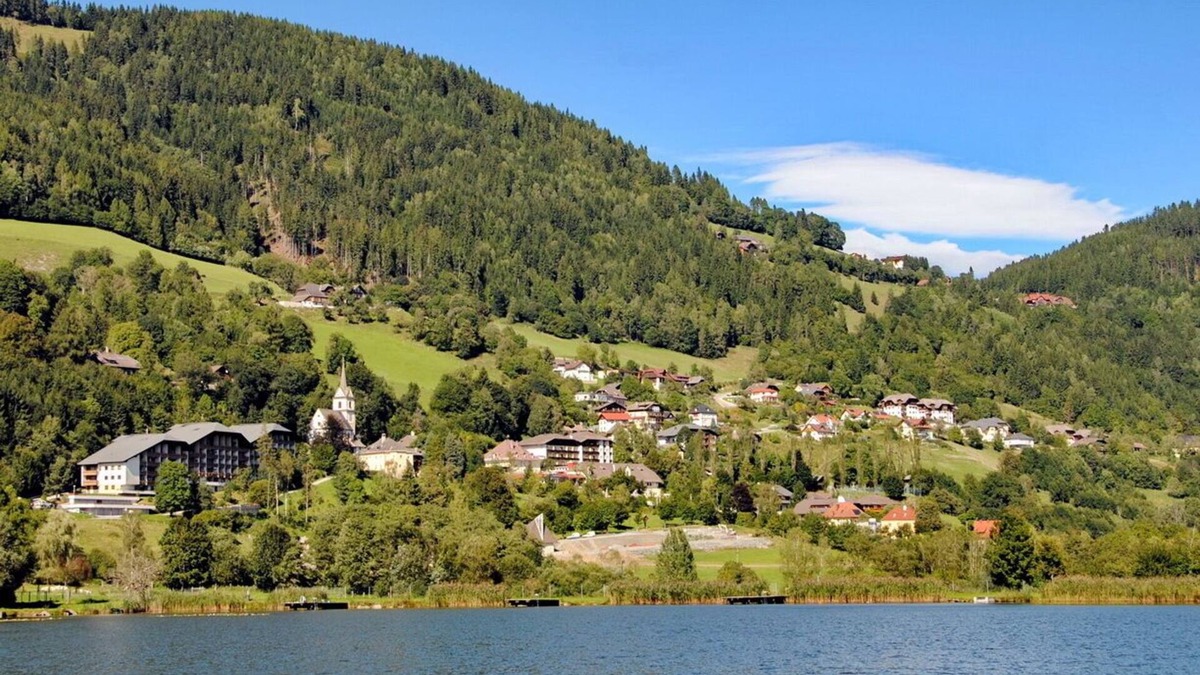 Sankt Urban Apartment | From the mountain to the lake, everything is there in this great vacation apartment