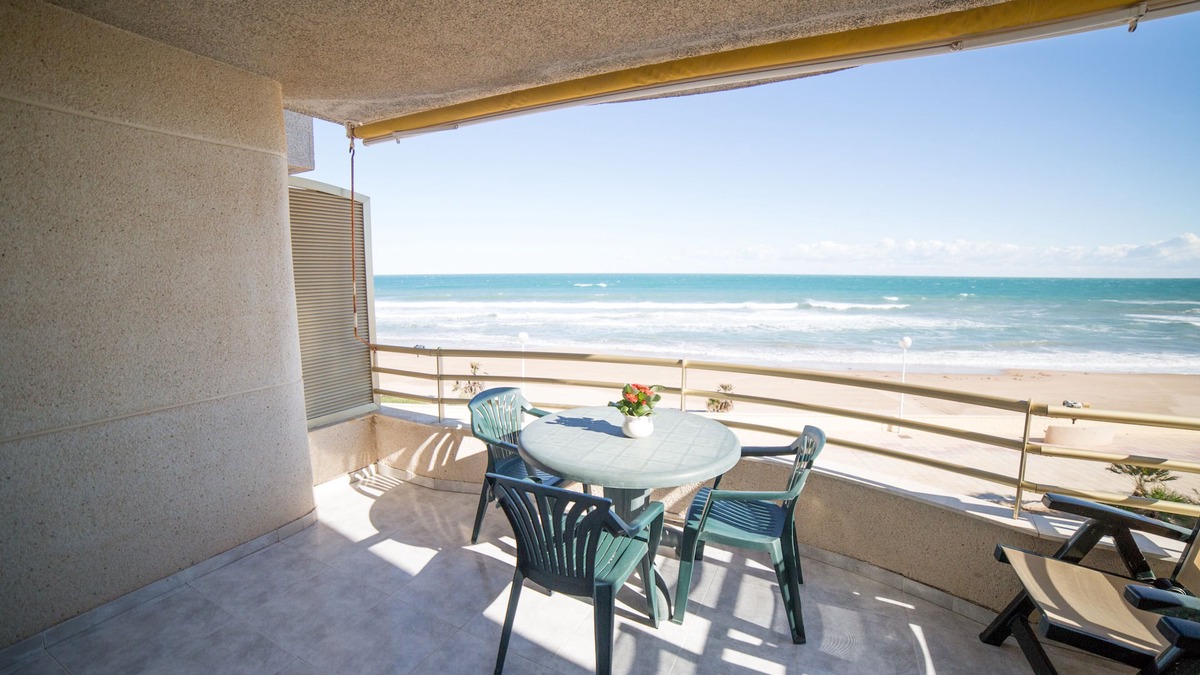 Plaza De La Costera Apartment | Front line apartment "Vistamar"