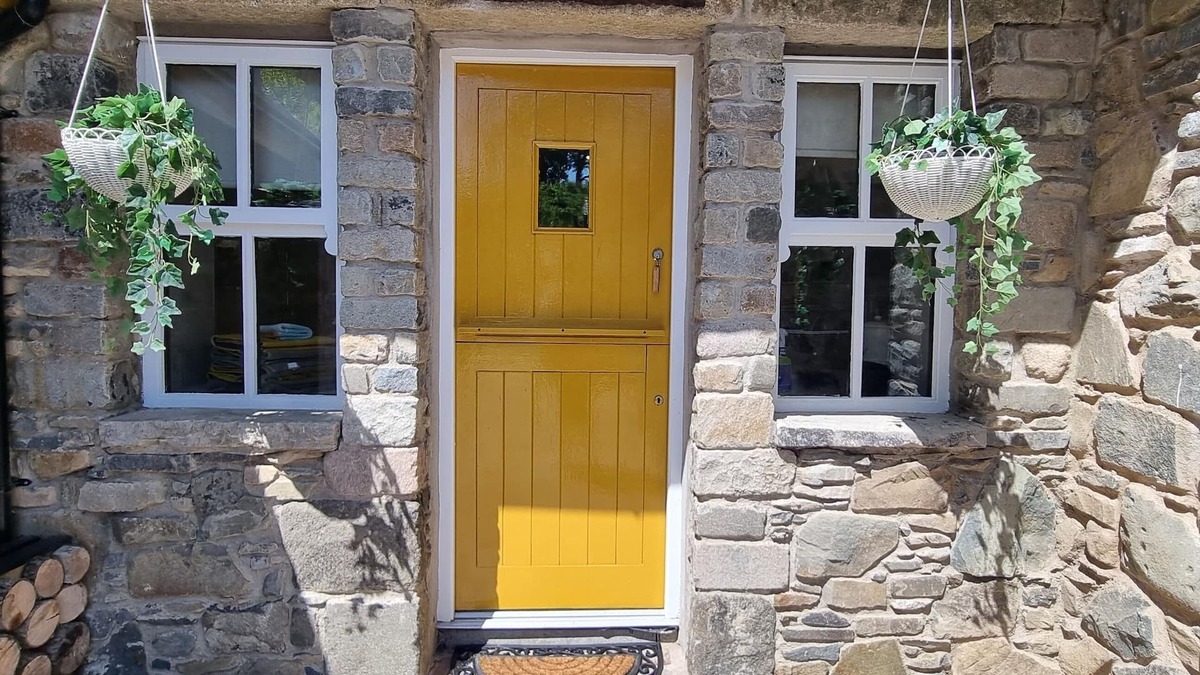 Loughinisland Cottage | Frontview Cottage - Sleeps 6