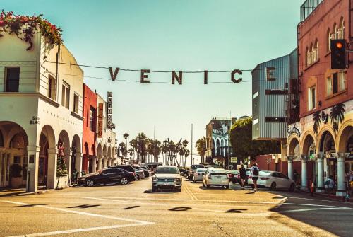 Downtown Los Angeles Hostel | Fruit Hostel