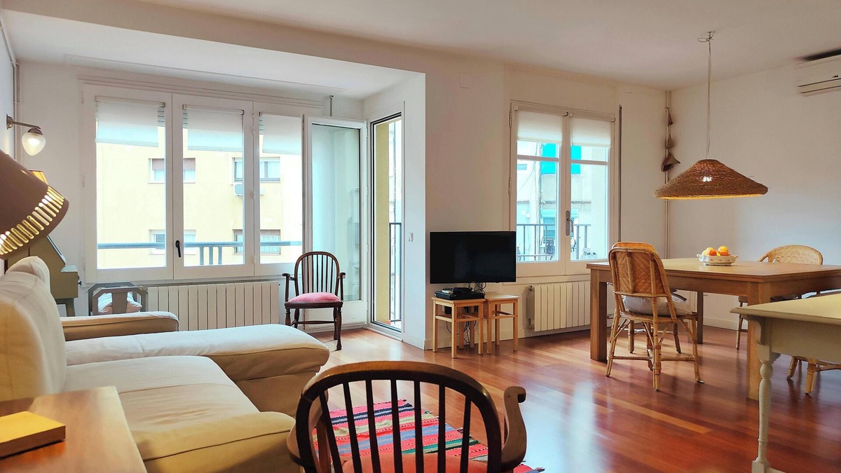 La Nova Esquerra de l'Eixample Apartment | FS2 - ample 2 bedr apartm close to Hospital Clinic