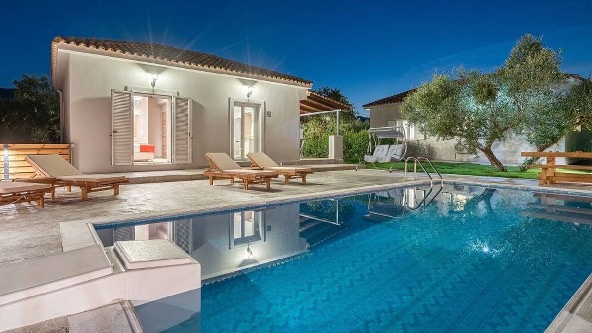 Fiolitis Villa | Ftelia - 3 Bedroom villa with Private Pool and Garden view