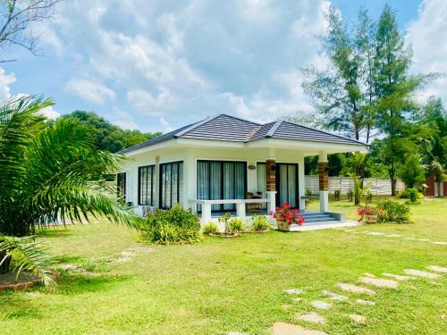 Tha Sala House | Fueng Fah Villa Sea Views