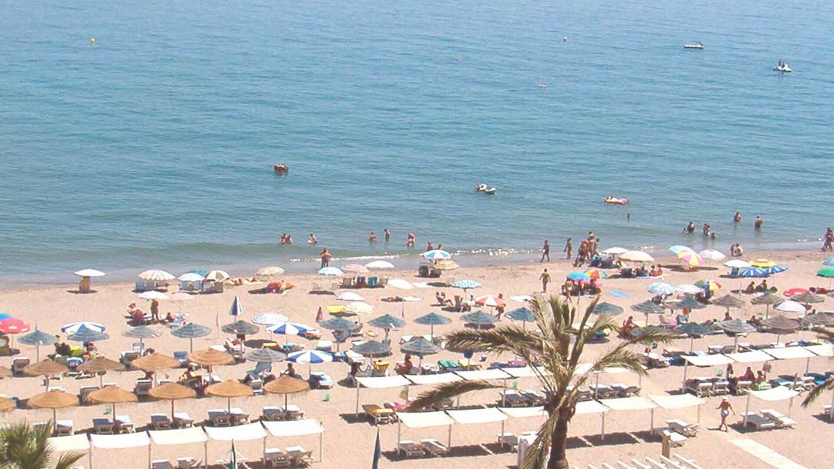 Fuengirola Apartment | Fuengirola, Central, Quality Sea View Apartment, Beach Front Block, FREE WiFi