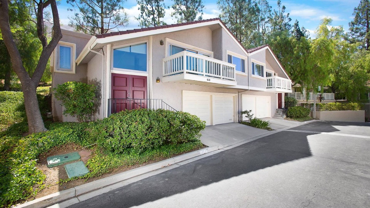 Oak Park House | Full 2Bd/2Ba Home in Oak Park w/Garage and more