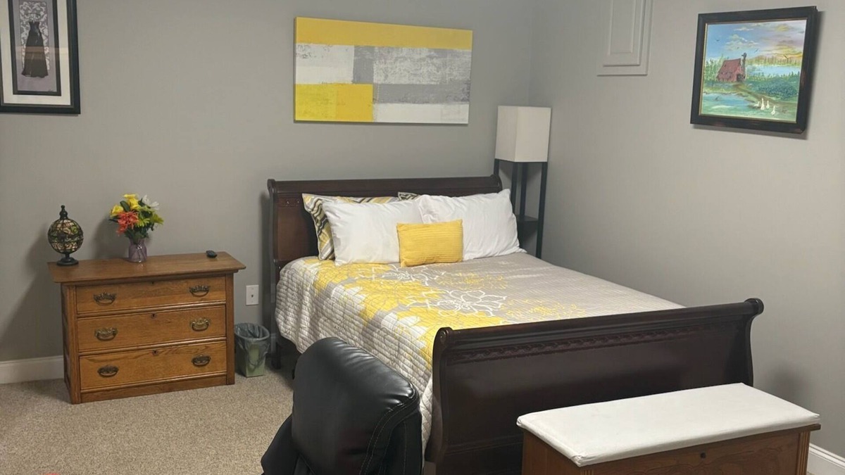 Braselton Apartment | Full bed, closet, mounted TV, with apartment amenities at this fabulous rate.