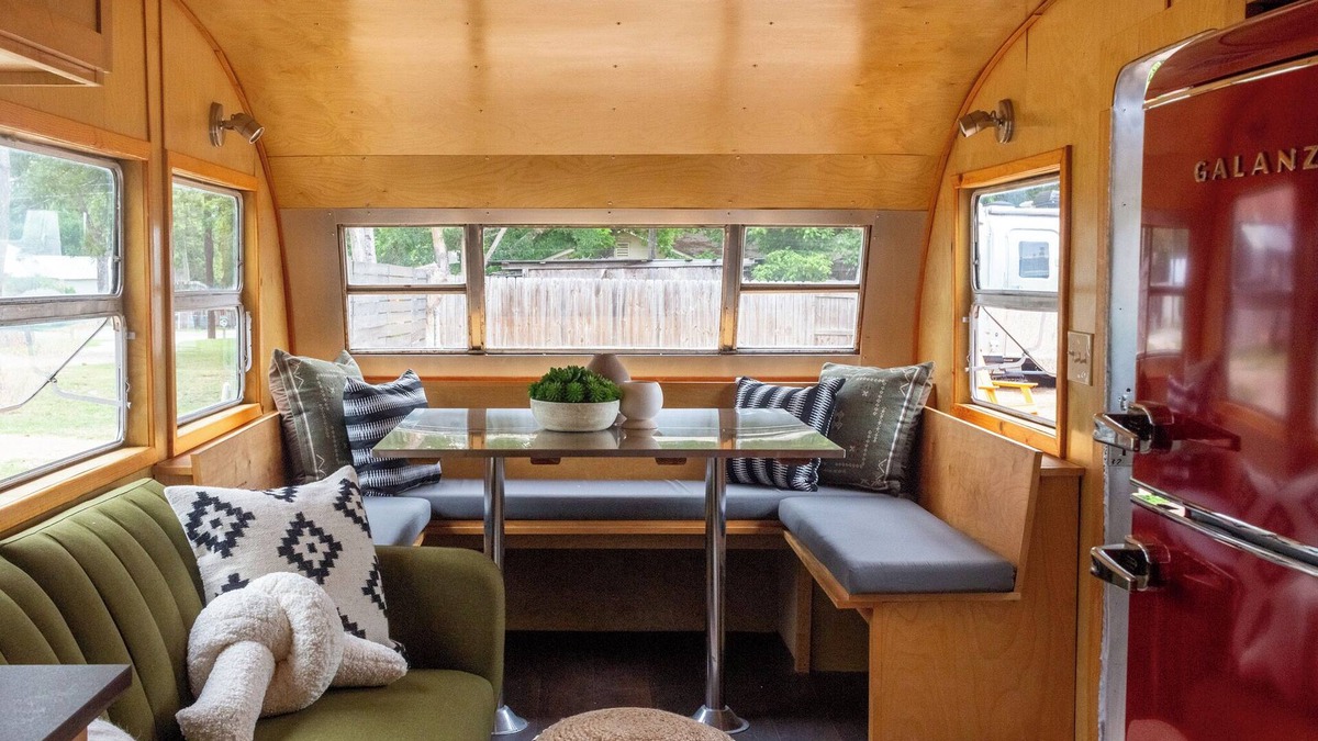 Comfort House | Full Bed with Bathroom, Living Room, Kitchenette, and Mini Fridge
