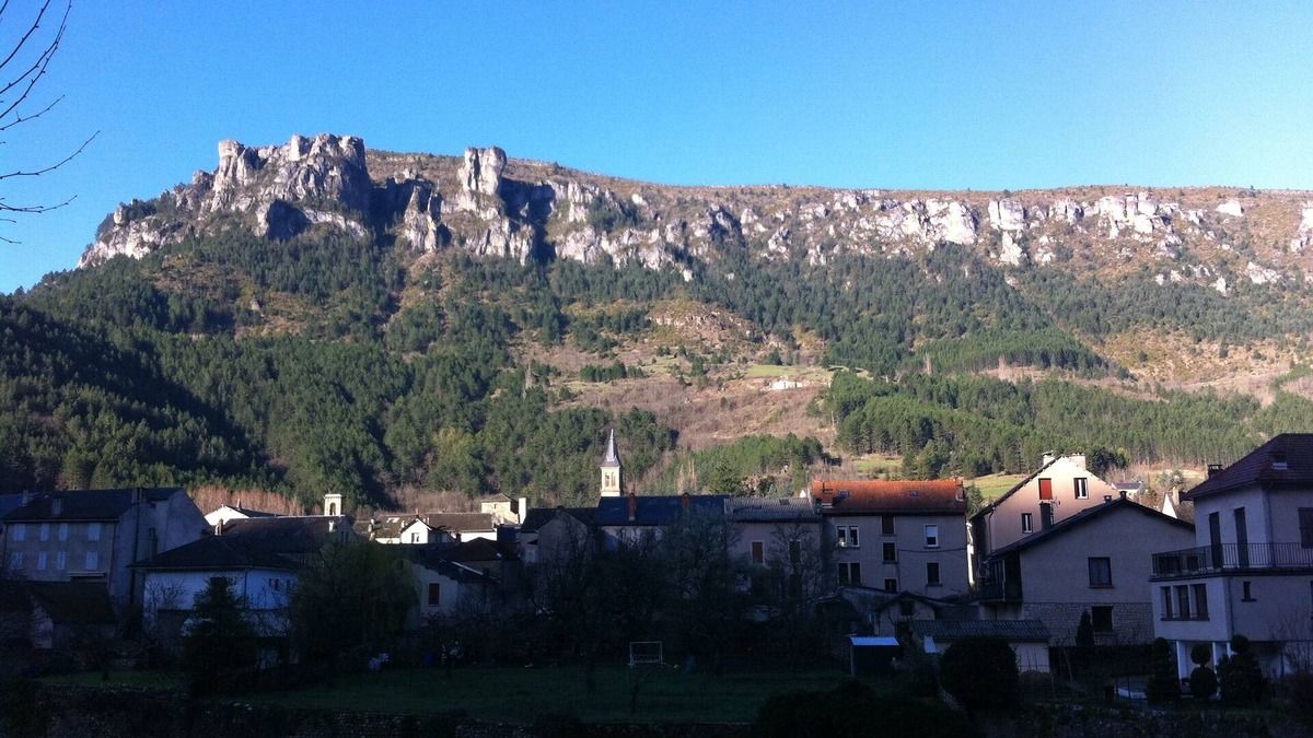 Florac Apartment | Full Center of Florac, view of the Causse Méjean