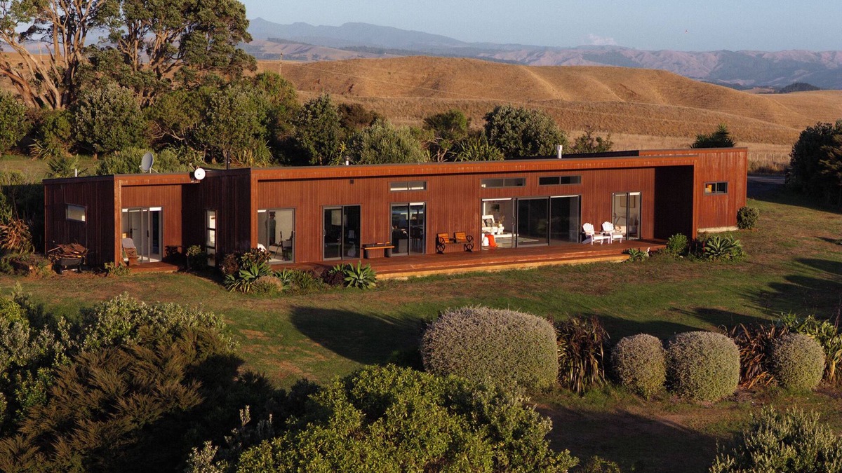 Raglan Bed & Breakfast | Full Coastal Retreat, 3 Rooms, Hot tub, Views!