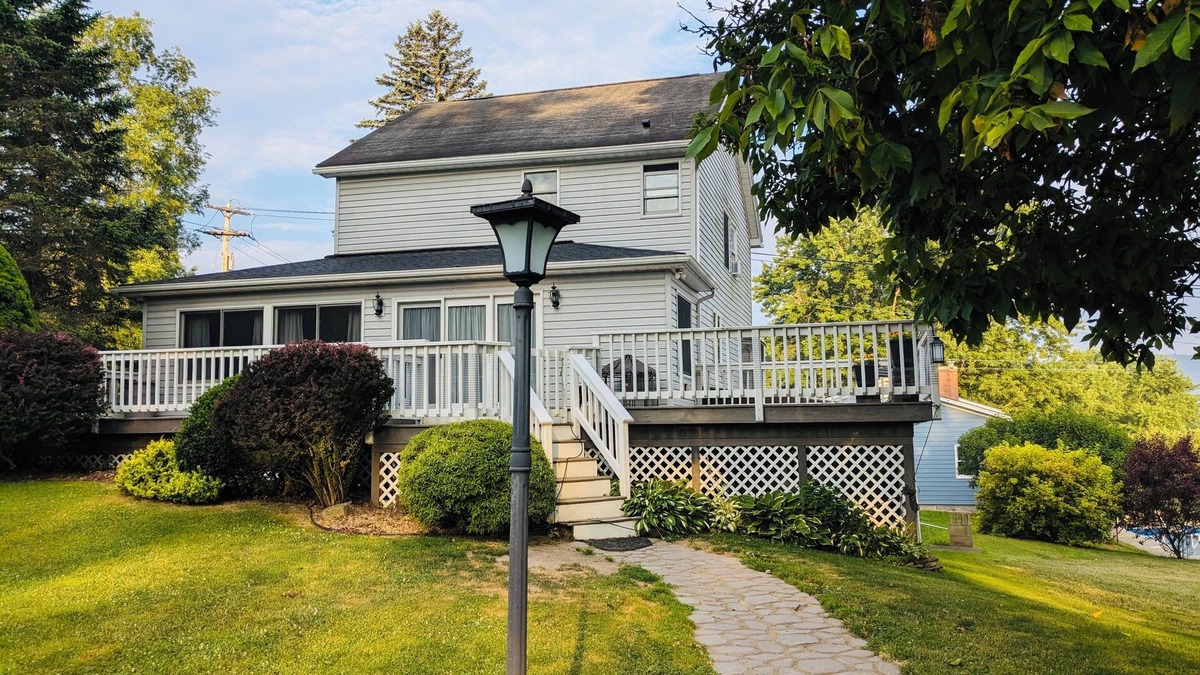 Oneonta House | Full Count - Baseball Lodging in Oneonta