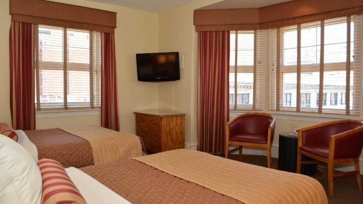 Gayborhood Hotel | Full Double Delight, The Alexander Inn, 2 Rooms, Historic Neighbourhood