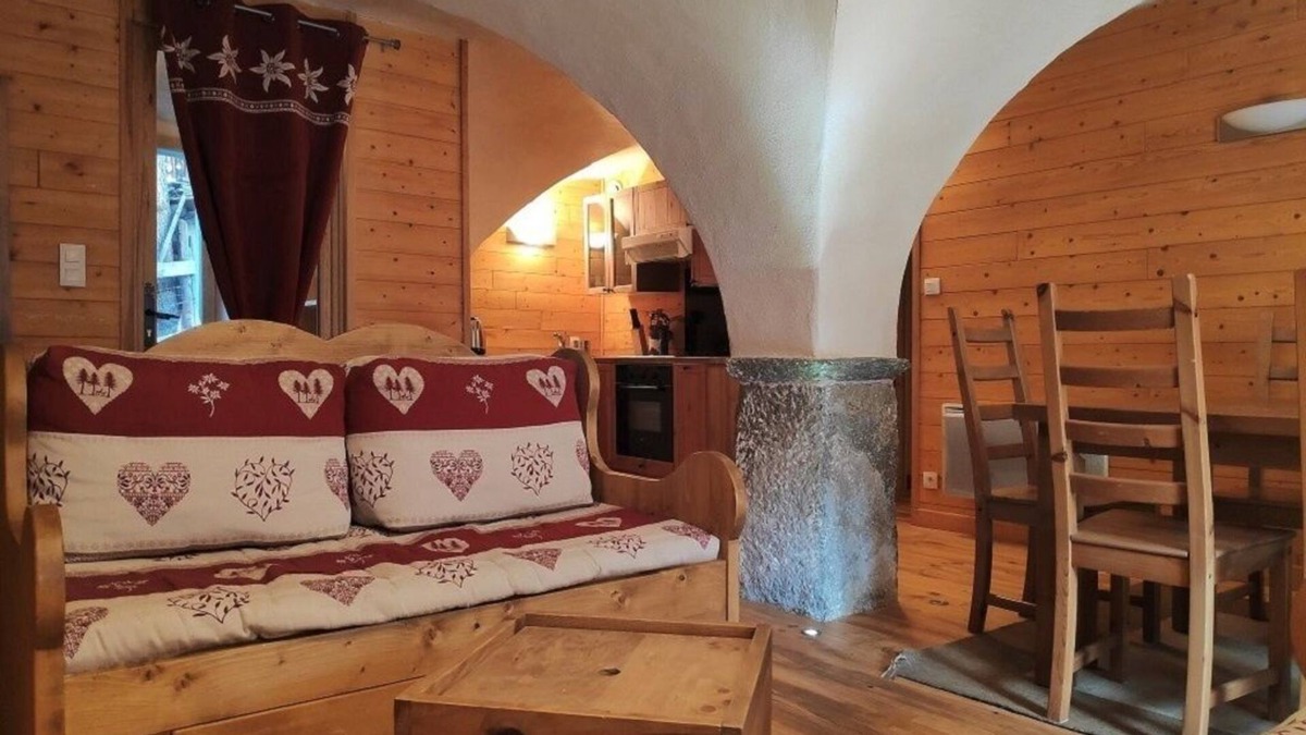 Praranger Apartment | Fully vaulted 3-room apartment - 60m², sleeps 6 - Village