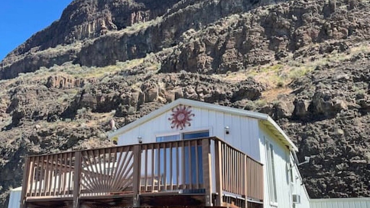 Sunland Estates House | Full Home on Section · Gorge Amphitheatre House, 5.4 miles from venue