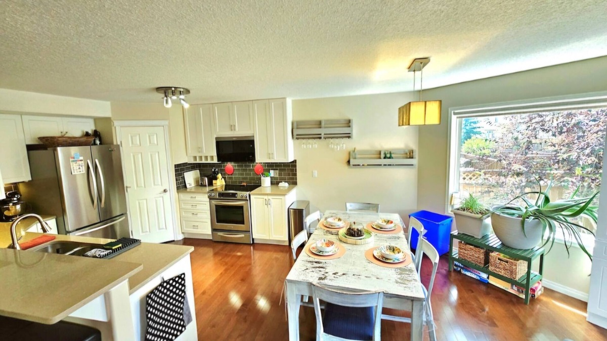Arbour Lake House | Full House, Hot Tub, Gym, Massage Chair, Sauna
