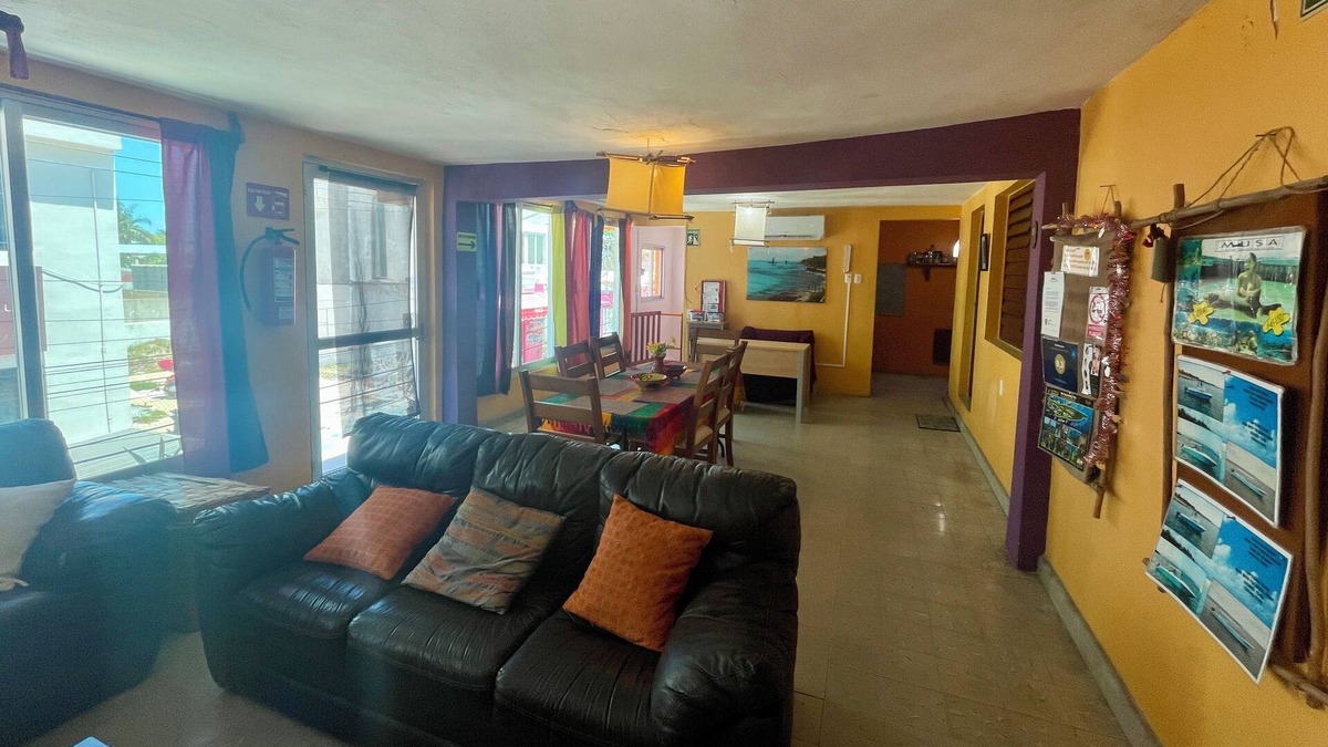 Isla Mujeres House | Full house for 14 guests. A/C, TV, Wi-Fi, kitchen, dining and living room. Near beaches and downtown