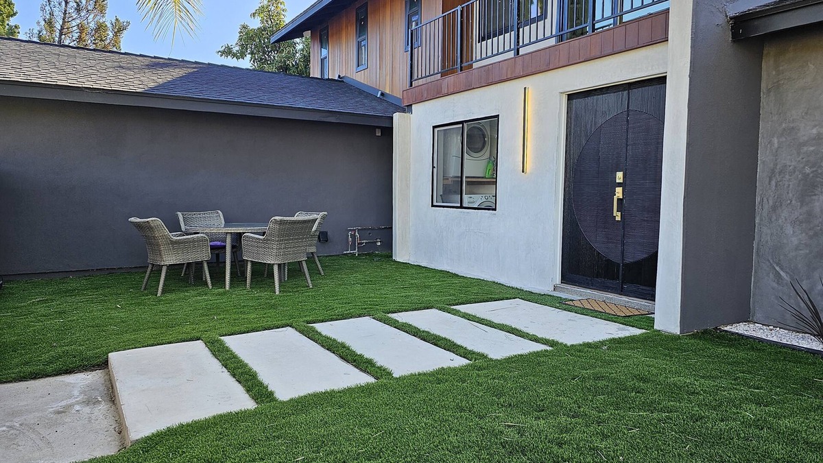 Oak Park House | Full Modern House 4bd/3.5ba