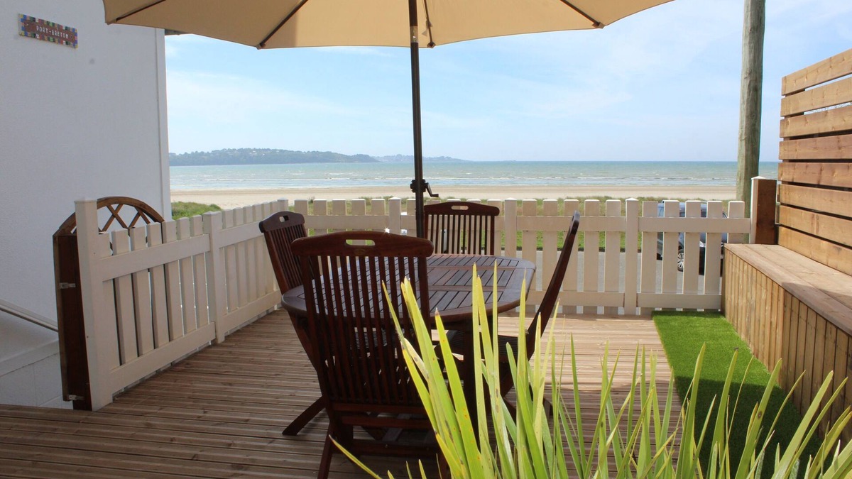 Saint-Michel-en-Greve House | Full sea view, close to the beach