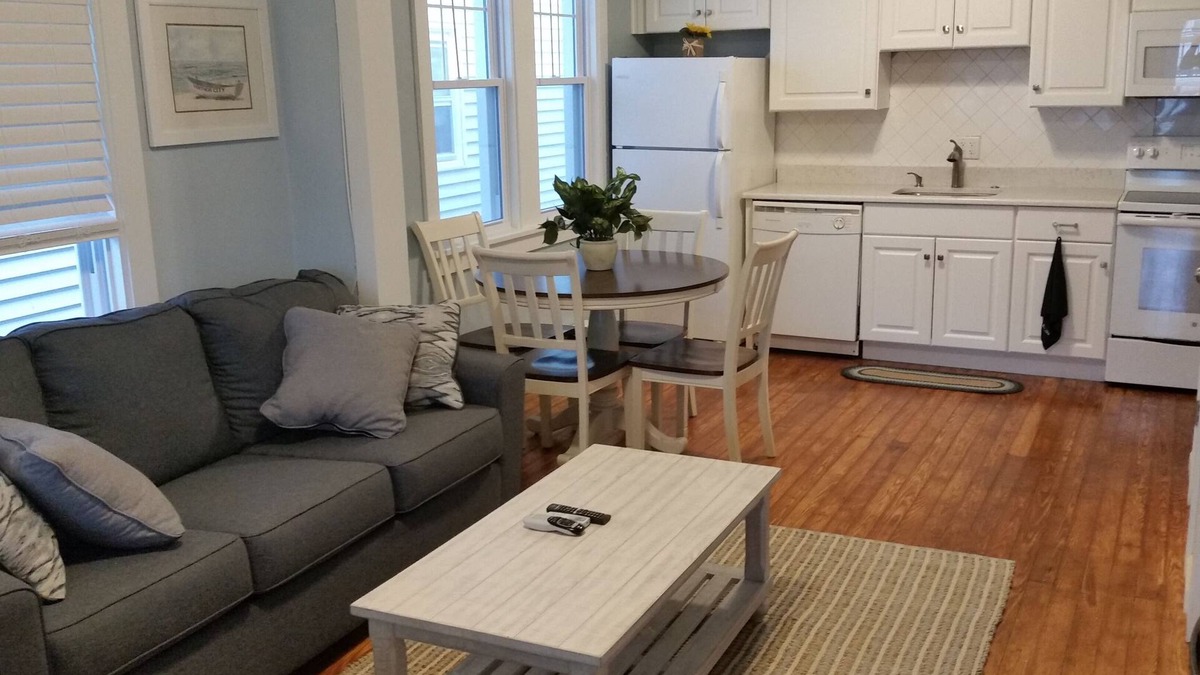Ventnor City Apartment | Full Summer Rental. Super clean place near the beach and Atlantic City!