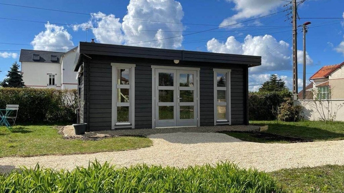 Saint-Florent-sur-Cher Ski Chalet | Fully equipped Tiny House with garden
