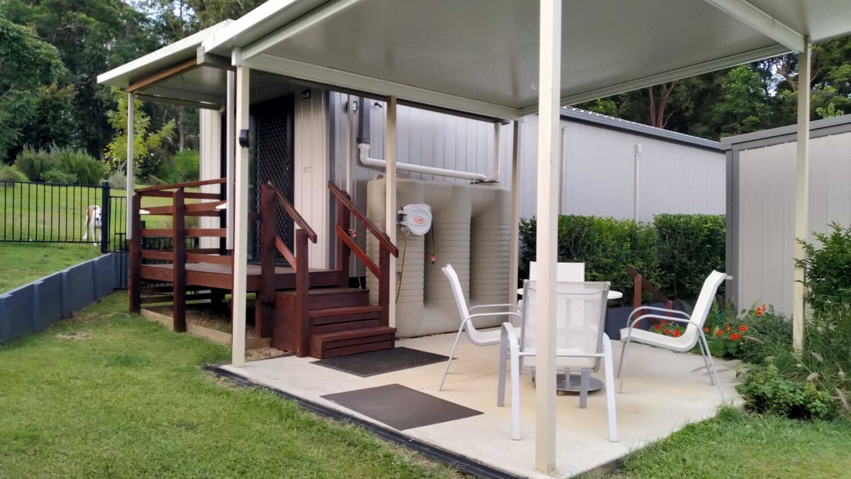 Nambucca Heads House | Fully equiped unit on residential acreage. Minutes to river, beaches and shops.
