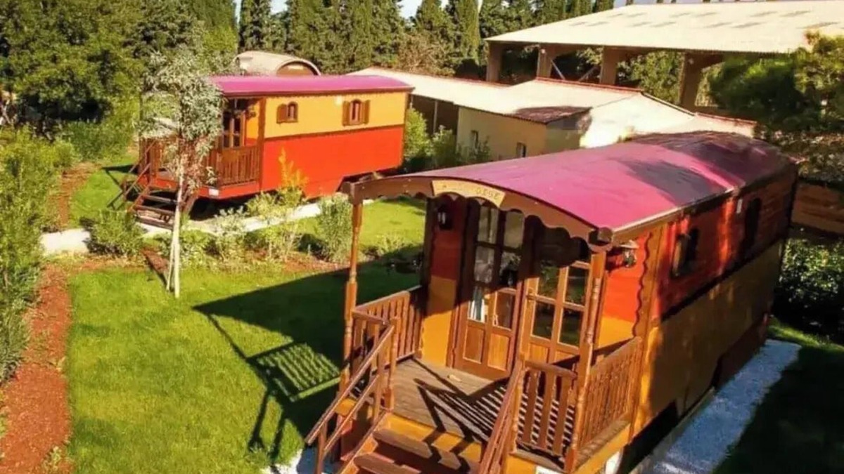 Saint-Thibery Ski Chalet | Fully-equipped caravan in the Languedoc countryside. Nature, calm.