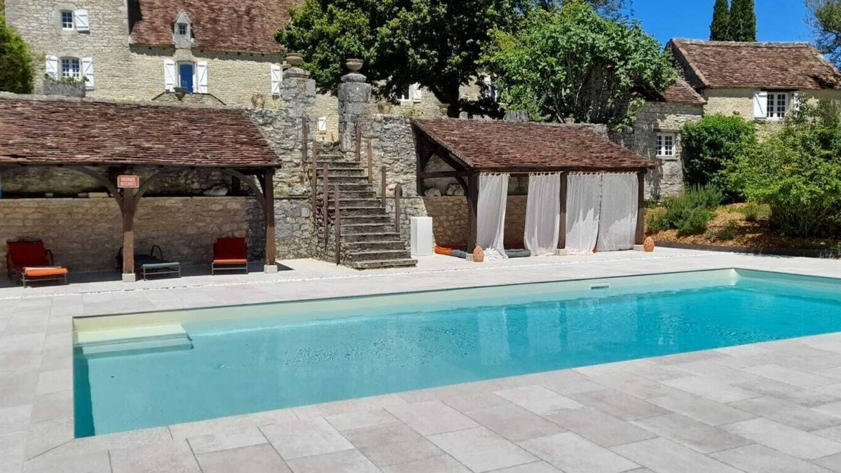 Laval Cottage | Fully equipped cottage 4 pers. calm, tourist sites Rocamadour, Lascaux, Sarlat.