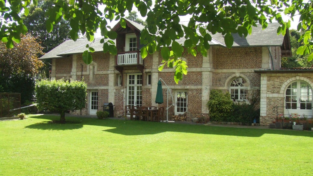 Argoules House | Fully Equipped Farmhouse, downstairs bedroom and bathroom, nSat to Sat