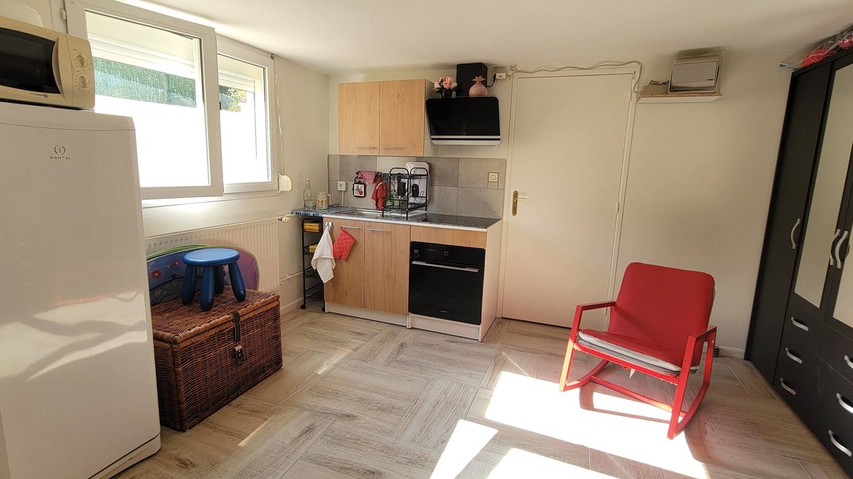 Saint-Cyr-en-Val Apartment | Fully-equipped self-catering studio
