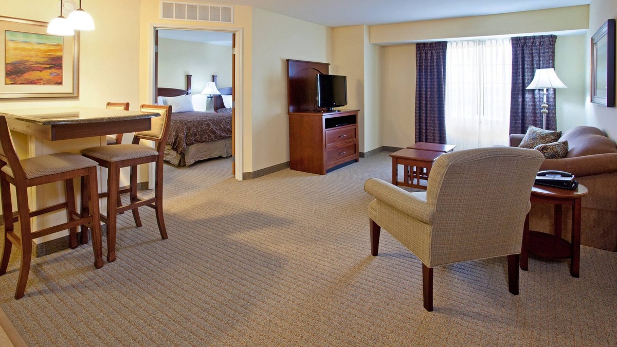 Elkhart Condo | Fully-Equipped Suite |Pool + Wi-Fi