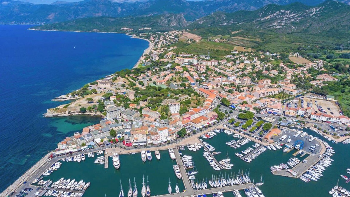 Saint-Florent Apartment | Fully equipped T3 in the center of town 100m from the marina