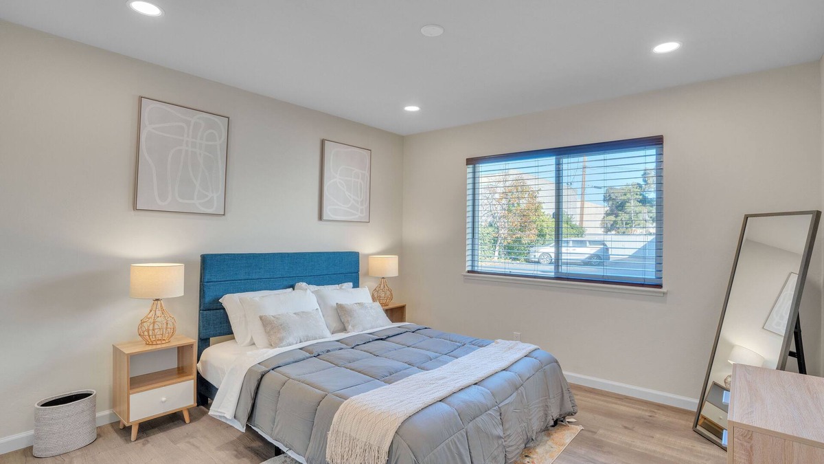 Mount Carmel Apartment | Fully Furnished 2 BR w/Free Parking & FAST Wi-Fi!