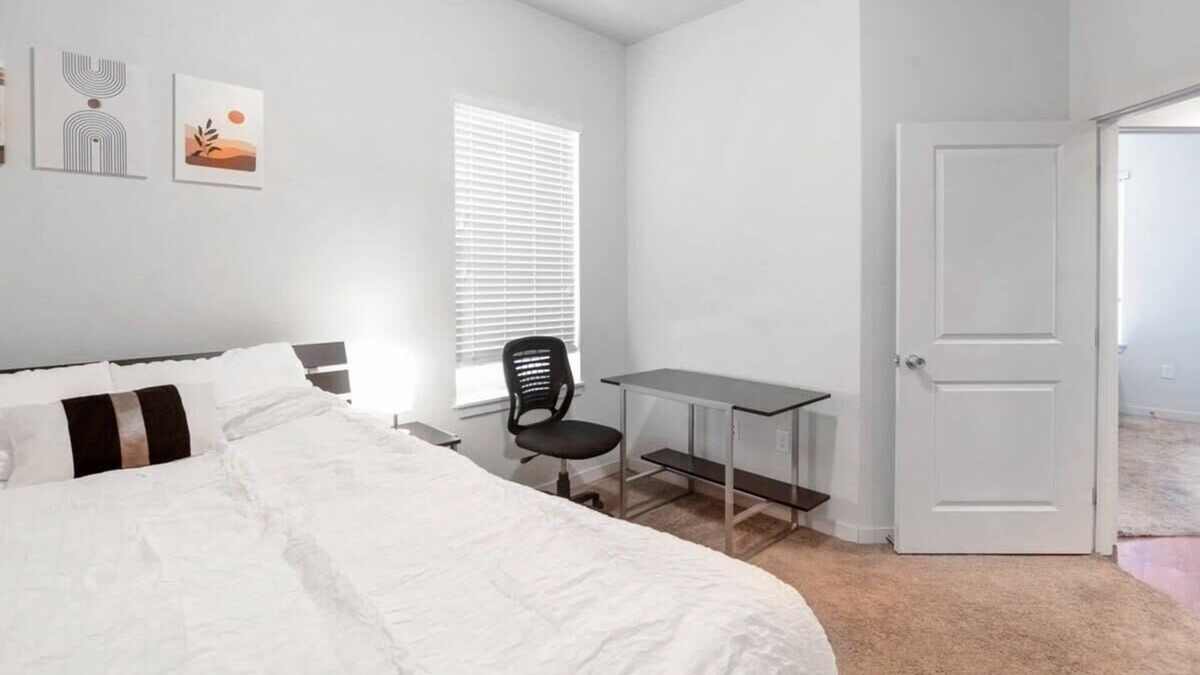 Greeley Apartment | Fully Furnished 2BR Centrally Located near DT